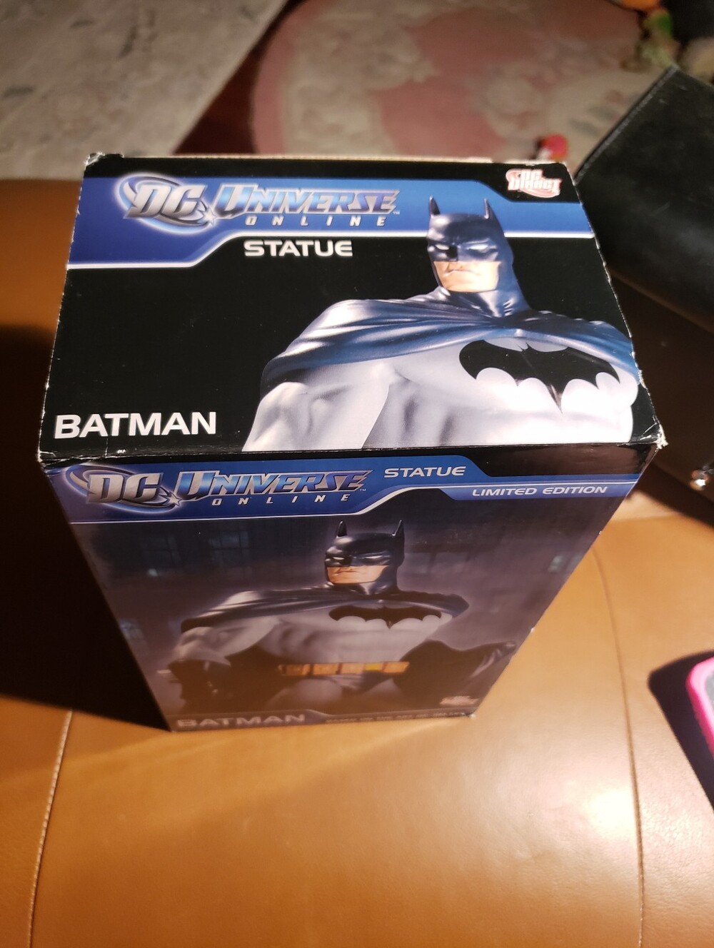 Batman Statue - Picture 6 of 11